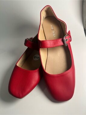 Me Too Women’s Red Mary Jane Faux Leather Shoes with Buckle Strap Size 9.5 Wide